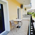 アパート Amarildo Essence Hotel ヒマラ